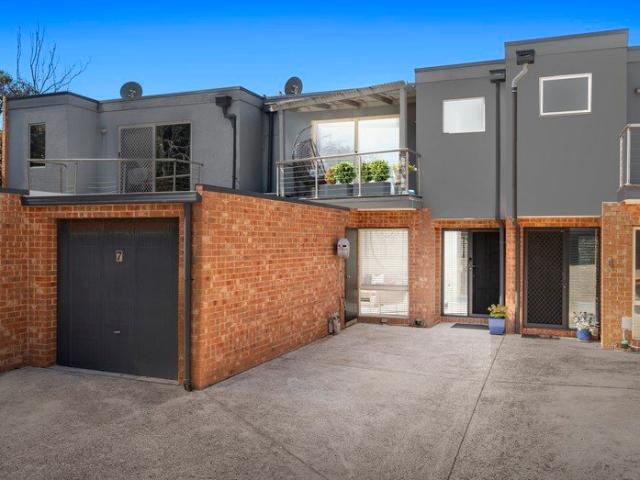 Beachfront Lifestyle with Space, Style and Serenity