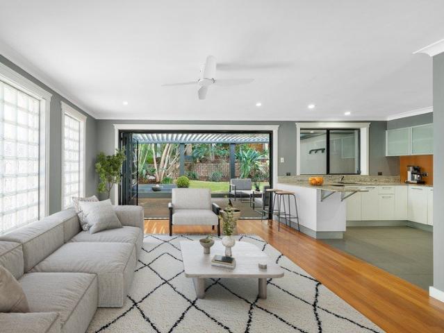 Beachfront living  two self contained living zones
