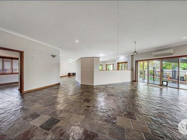 Beachfront Living with Room for the Whole Family