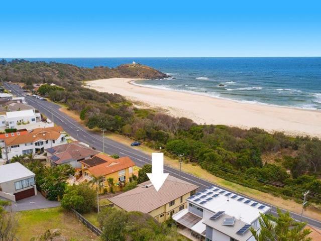 Beachfront Living with Stunning Ocean Views