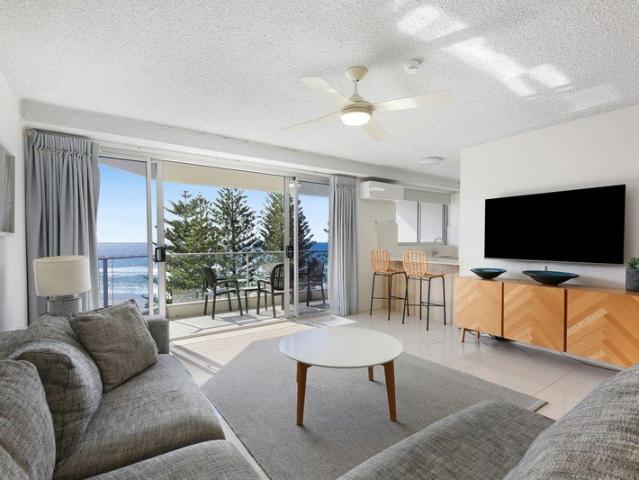 Beachfront Living with Spectacular Ocean Views