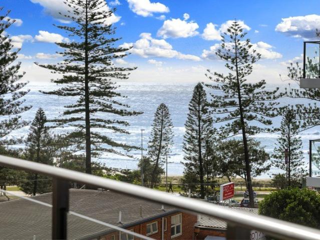 BEACHFRONT LIVING IN PRESTIGIOUS 'AMBIENCE
