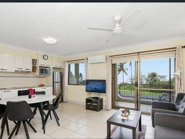 Beachfront Living Opposite Lammermoor Beach