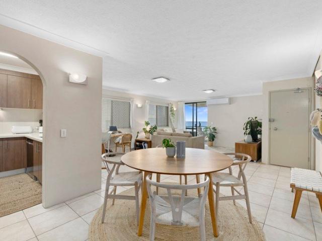 Beachfront Perfection Stylish 2 Bedroom Coastal Haven with Direct Beach Access
