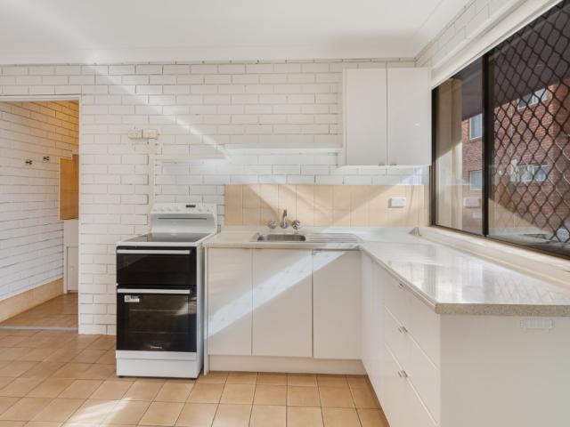 BEACHFRONT TWO BEDROOM UNIT HASTINGS POINT