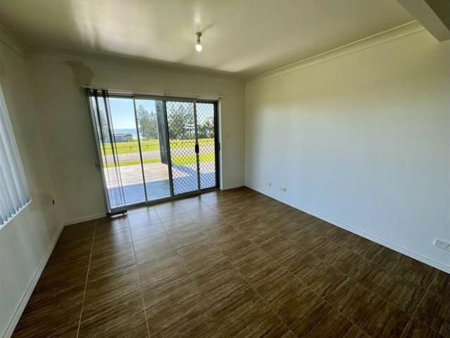 BEACHFRONT THREE BEDROOM GROUND FLOOR UNIT WITH OCEAN VIEWS