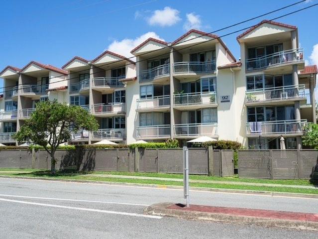 BEACHFRONT UNIT WITH PRIVATE COURTYARD