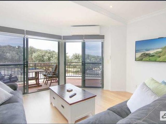 Beachfront 2 Bed Apartment with Stunning Ocean Views