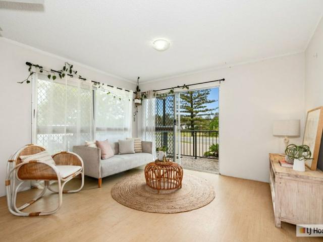 Beachfront 2 Bedroom Unit Directly Opposite Kingscliff Beach