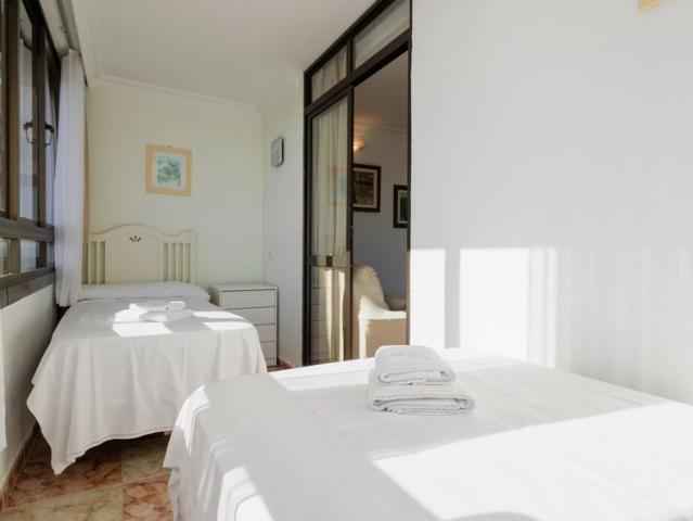Beachfront 3 bedroom apartment with sea views in Torremolinos