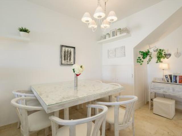 Beachside 3 bedroom duplex apartment with sea views in Costabella, Marbella East