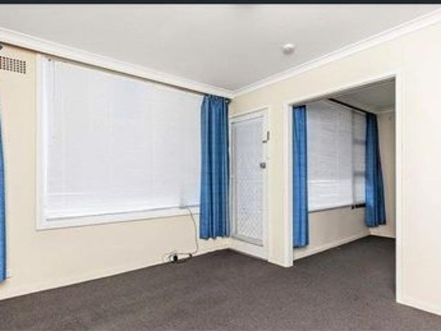 Beachside 1 Bedroom Unit for Lease – Prime Merewether Location!