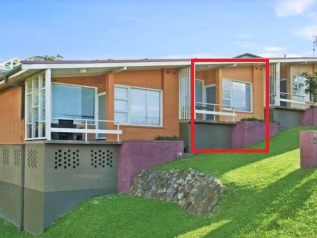 Beachside 1 Bedroom Unit for Lease Prime Merewether Location!