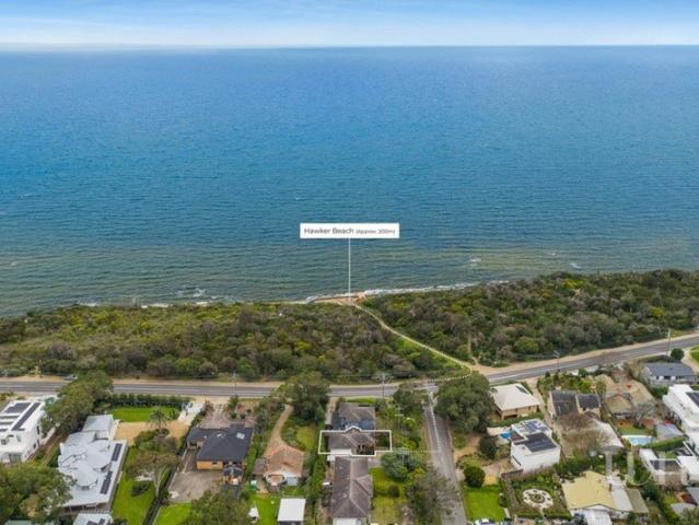 Beachside Charm Just 200m From Hawker Beach