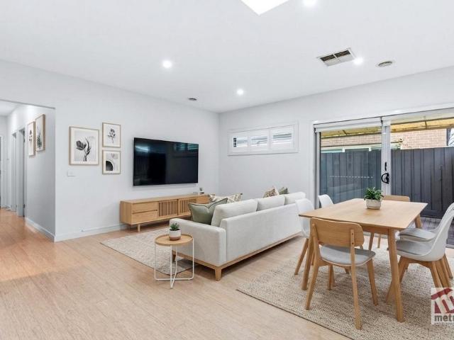 BEACHSIDE CHARM MEETS EVERYDAY CONVENIENCE!