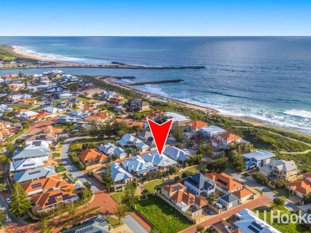 Beachside and Park Prime Location