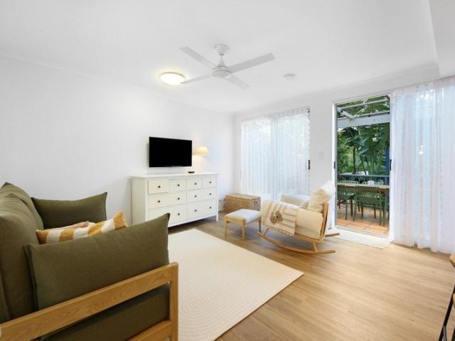 Beachside Apartment with Exceptional Outdoor Living