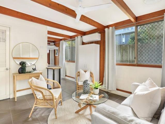 Beachside Beauty Dual Living Pool