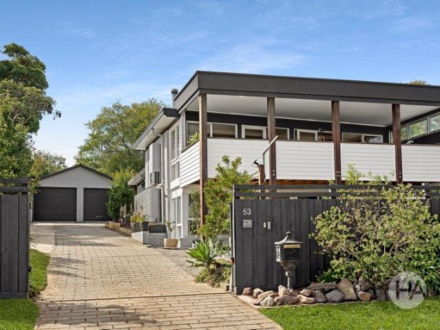 Beachside Beauty with Bay Views