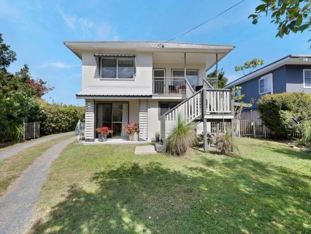 BEACHSIDE BEAUTY WITH SPACE FOR A RICH LIFESTYLE & CREATIVE FLOW