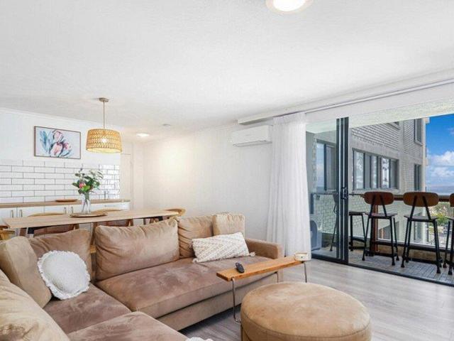 Beachside Bliss Fully Furnished 3 Bedroom Apartment with Ocean Views