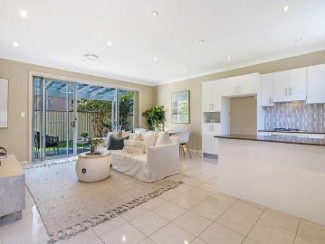 Beachside Bliss! Open Plan Oasis Your Blue Bay Escape