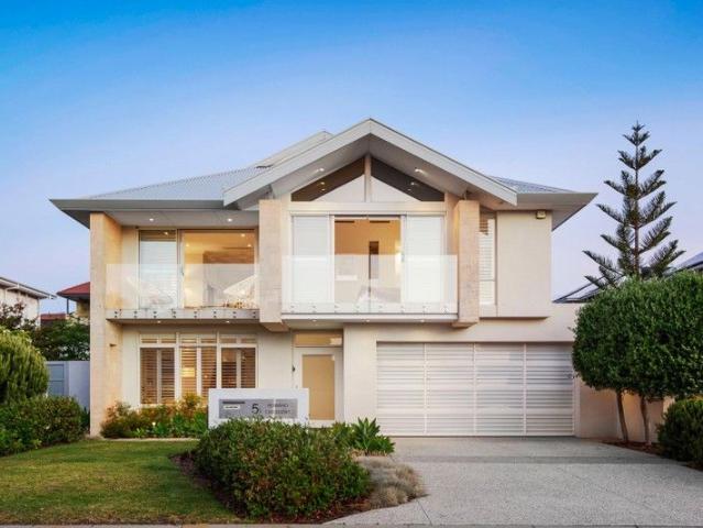 Beachside Bliss: Luxury Living by the Ocean