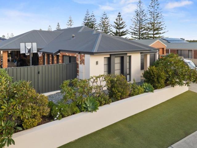 BEACHSIDE BLISS MEETS SPACIOUS FAMILY LUXURY