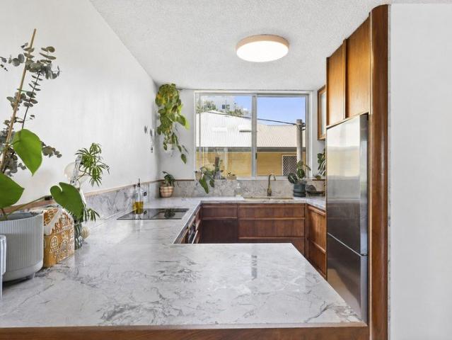 Beachside Bliss Stylish 2 Bed Unit Opposite Tallebudgera Surf Club