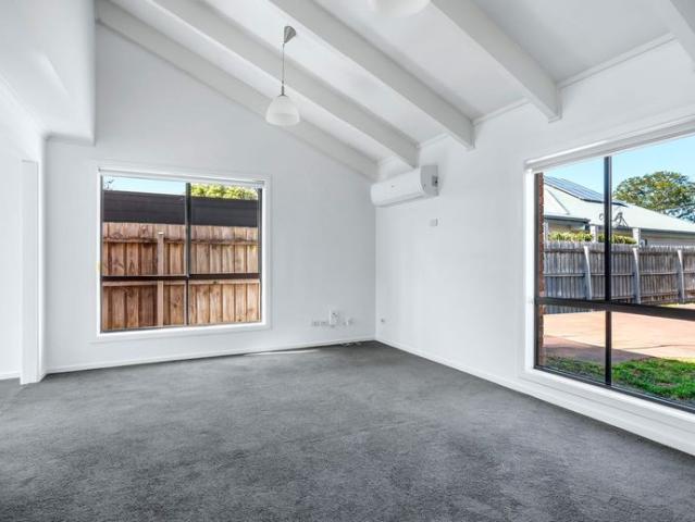 Beachside, Bright and Effortlessly Altona