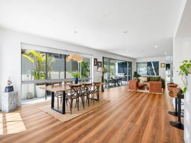 Northern Salt Beachside Prestige Residence Exceptional Value. Outstanding Location