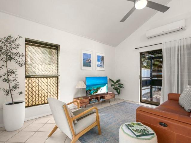 Beachside Duplex in Popular Convenient Location