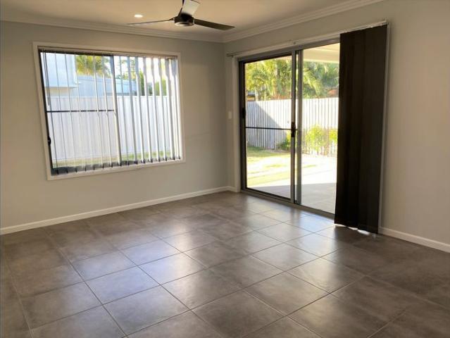 Beachside Executive Living Just 100m from the Water