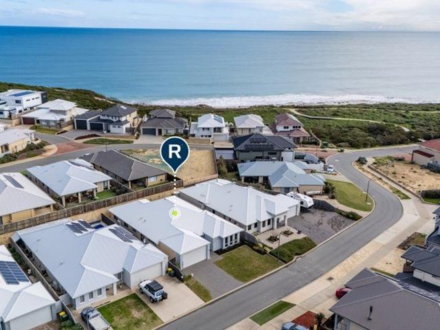 Beachside Family Living with Space for Everyone