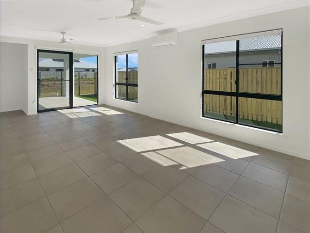 Beachside Family Living on Arkhurst