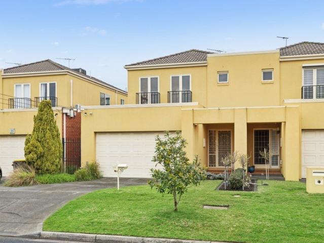 Beachside Freedom with Modern Family Flexibility