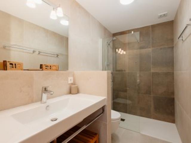 Beachside holiday apartment with sunny terrace, Costabella Marbella