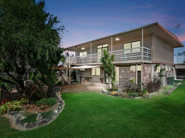 Beachside Home Designed for Versatility