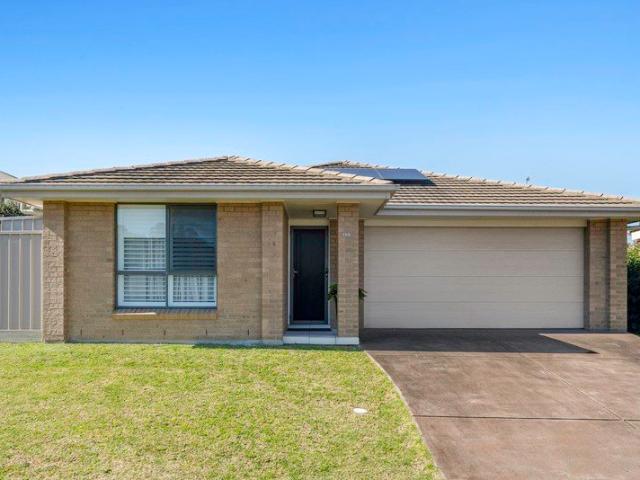 Beachside Haven with Modern Comforts in Stockton