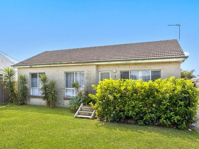 BEACHSIDE OPPORTUNITY IN A TIGHTLY HELD EAST SIDE POCKET