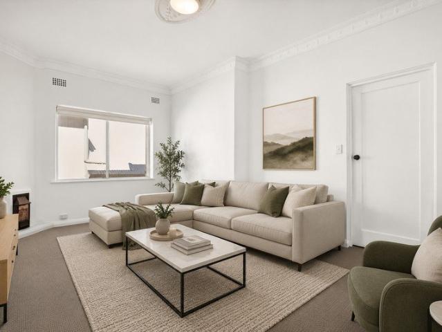 Beachside Living Meets Art Deco Charm