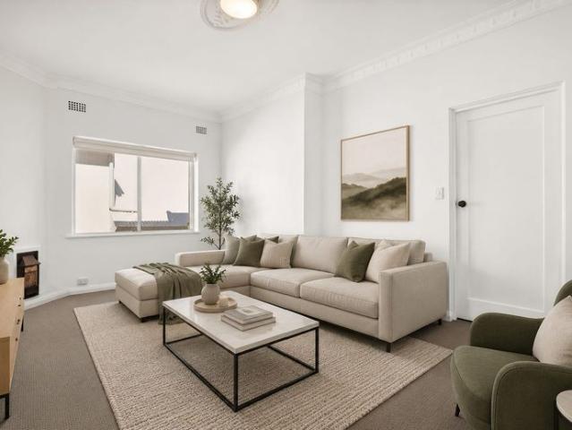 Beachside Living Meets Art Deco Charm