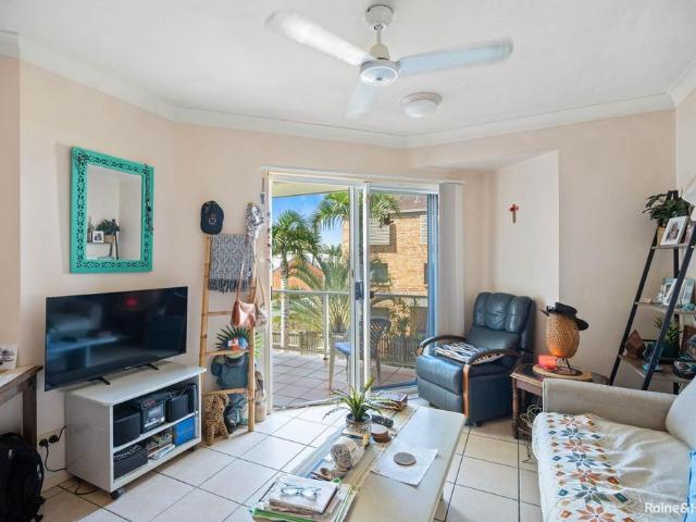 Beachside Living on the Scarness Esplanade