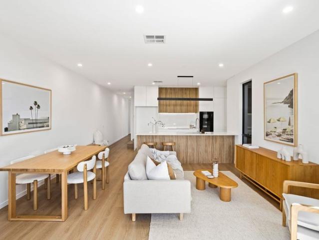 Beachside Living and Modern Convenience 3 Bedroom Home