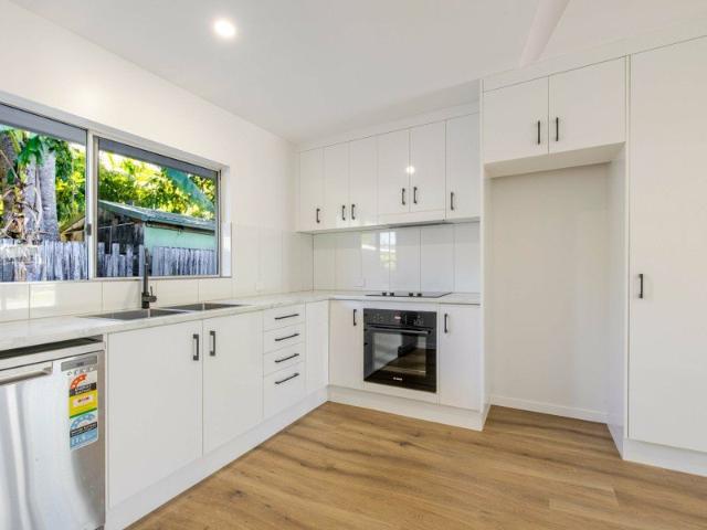 BEACHSIDE LIVING BRAND NEW DUPLEX
