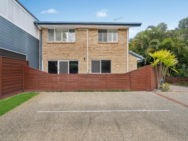 Beachside Living, Coastal Breezes & Mount Coolum at Your Doorstep