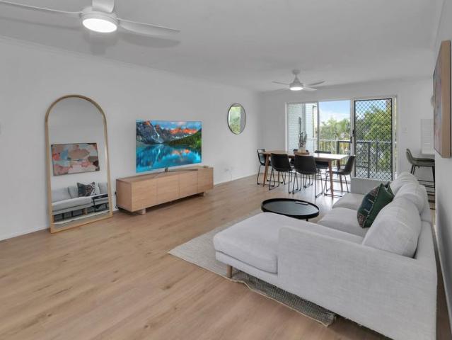 Beachside Living, Fully Furnished and Beautifully updated