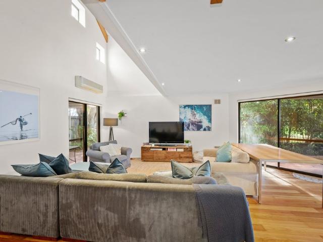 Beachside Living Fully Furnished Coastal Retreat