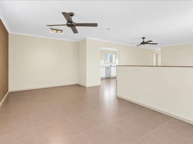 Beachside Living in North Palm Beach – Steps to The Sand