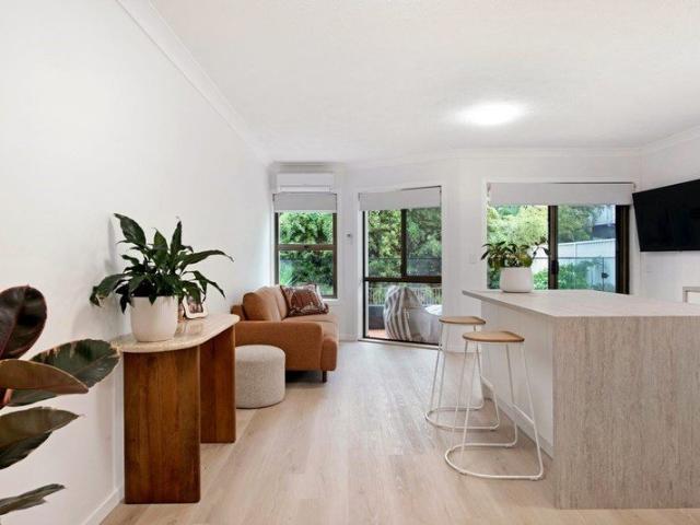 Beachside Living in a Boutique Complex Just 100 Metres to the Beach